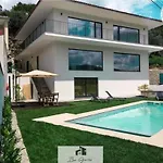 Dom wakacyjny Ermal House