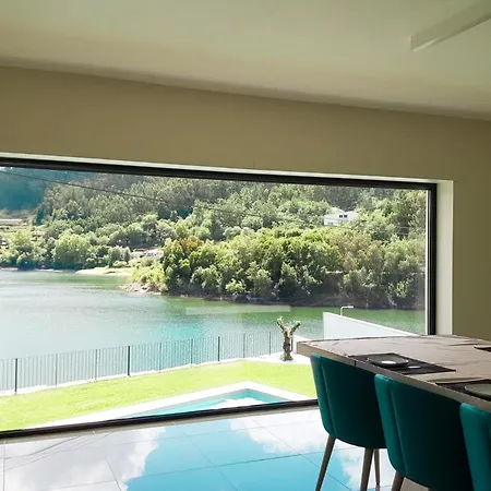 Ermal House Feriehus Braga